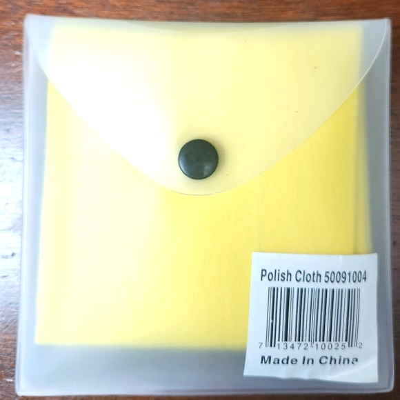 Made in Asia Doc Marten polishing cloth. - Picture 2 of 2